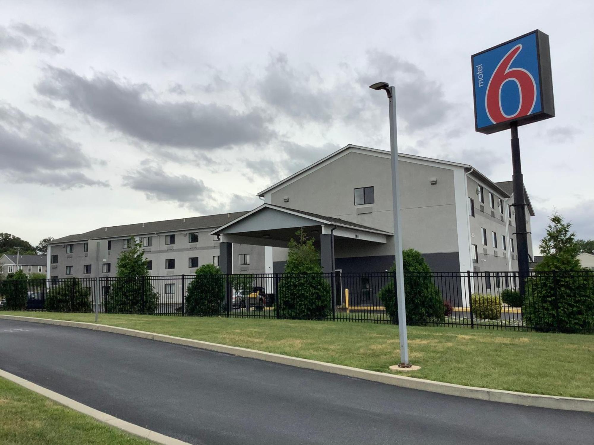 Motel 6 Lancaster Fertility Buitenkant foto